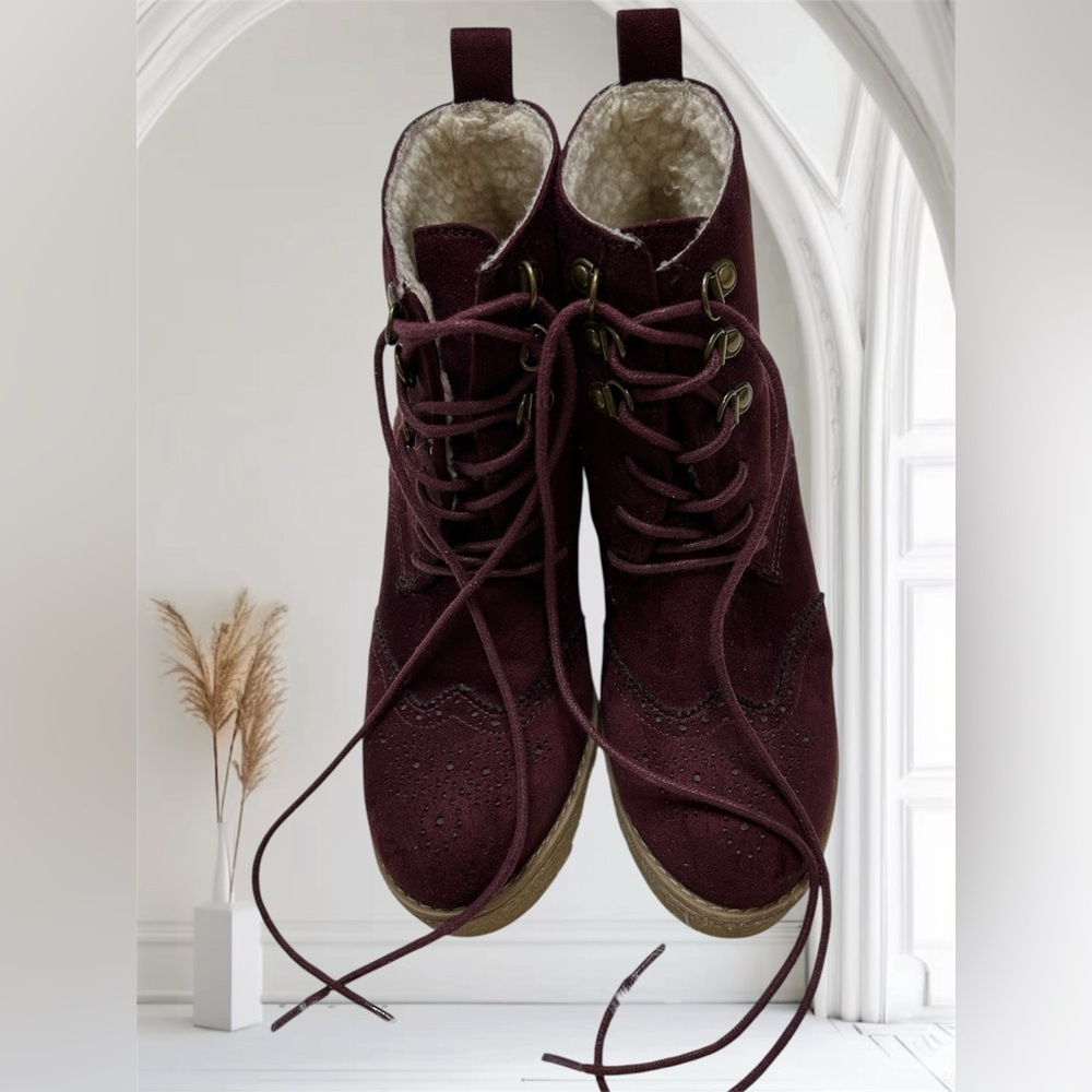 H&M Burgundy Lace-Up Boots faux Suade size 7